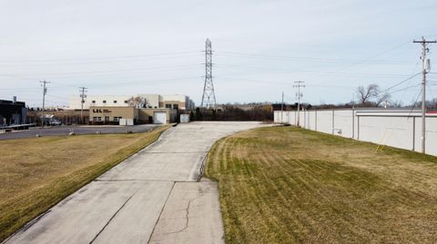 Photo of N57W13366 Carmen Ave, Menomonee Falls, WI 53051 (MLS # 1957108)