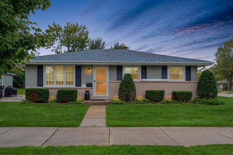 Photo of 5353 S Elaine Ave, Cudahy, WI 53110 (MLS # 1983262)