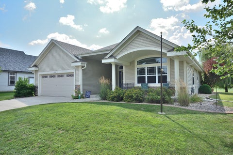 Photo of 1417 Mamerow Ln W, Oconomowoc, WI 53066 (MLS # 1978565)