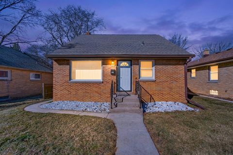Photo of 4947 N 66th St, Milwaukee, WI 53218 (MLS # 1953831)