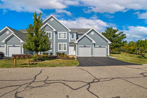 Photo of 1076 Lakeland Way, Geneva, WI 53147 (MLS # 1966021)