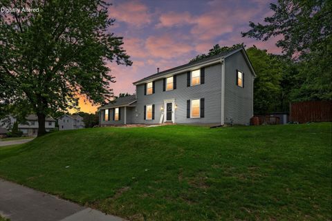 Photo of 1028 S Imperial Dr, Hartland, WI 53029 (MLS # 1968530)
