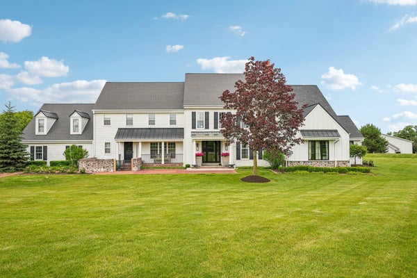 13700 N RIVERLAND RD, MEQUON, WI 53097 - Image 68d64e3576f3e2ee3cedd6b17b15da7a/4053968905