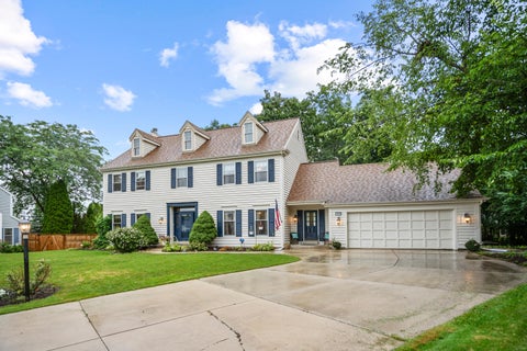 Photo of 12935 W Ohio Ct, New Berlin, WI 53151 (MLS # 1927190)