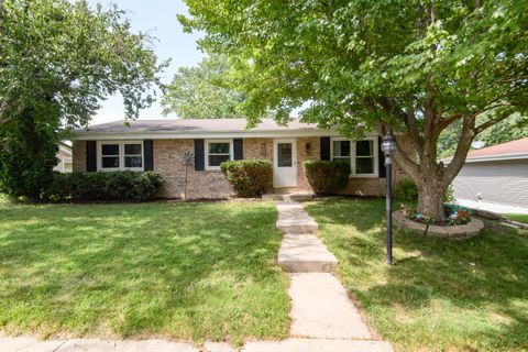 Photo of 2002 Dixie Dr, Waukesha, WI 53189 (MLS # 1969604)