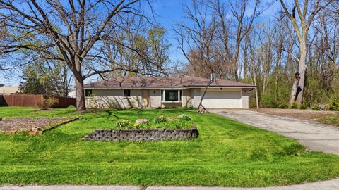 Photo of 6731 S 111th St, Franklin, WI 53132 (MLS # 1959411)