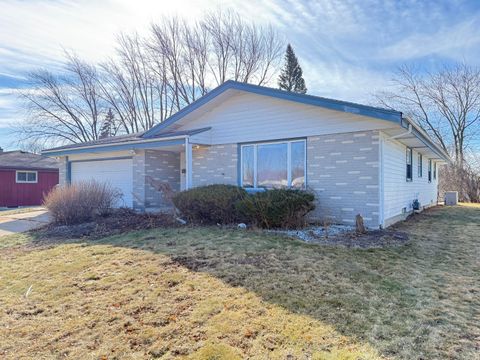Photo of 8707 W Petersik St, Milwaukee, WI 53224 (MLS # 1950977)