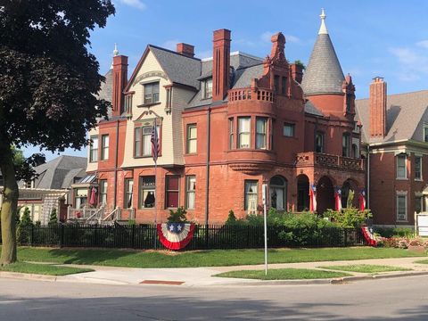 Photo of 3209 W Wells St, Milwaukee, WI 53208 (MLS # 1961795)