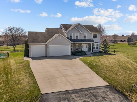 Photo of 1290 Pemmican Ct, Neenah, WI 54956 (MLS # 1957438)