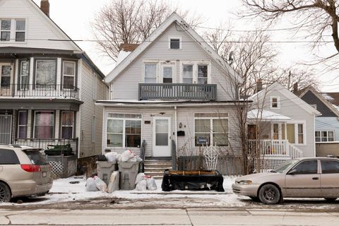 Photo of 2133 S 20th St, Milwaukee, WI 53215 (MLS # 1948119)