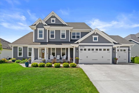 Photo of N82W5028 Tern Ter, Cedarburg, WI 53012 (MLS # 1962904)