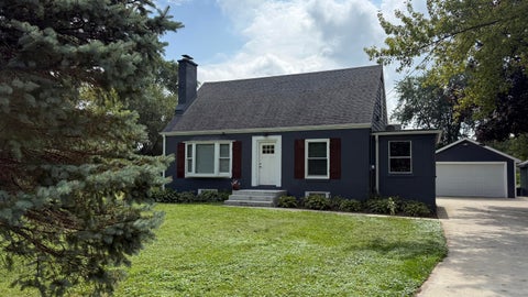Photo of 223 W State Rd, North Prairie, WI 53153 (MLS # 1978777)