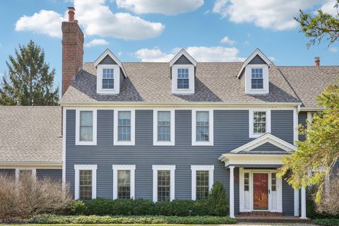 Photo of 21065 Bradford Ln, Brookfield, WI 53045 (MLS # 1956555)