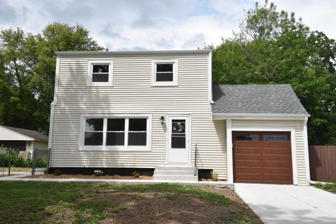 Photo of 3555 S 87th St, Milwaukee, WI 53228 (MLS # 1971540)