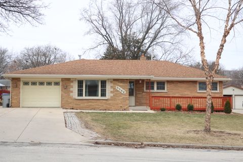 5542 W Jerelyn Pl, Milwaukee, WI 53219 - #: 1951760