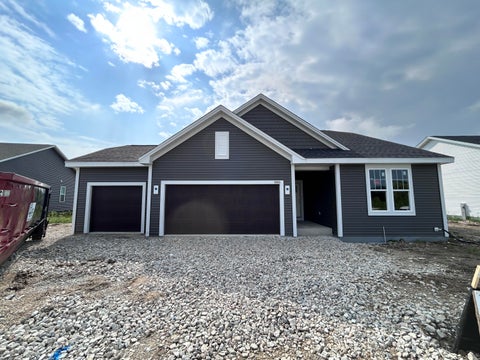 Photo of 9589 S Sophia Ct, Franklin, WI 53132 (MLS # 1976376)