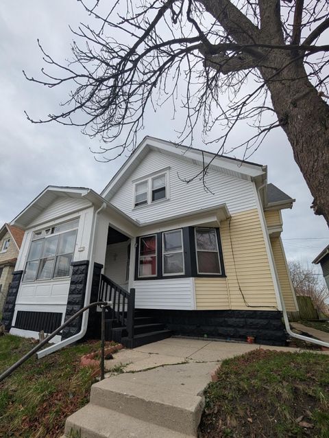 Photo of 2538 N Hubbard St, Milwaukee, WI 53212 (MLS # 1949271)