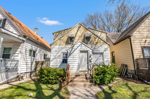 Photo of 5330 N 38th St, Milwaukee, WI 53209 (MLS # 1959231)