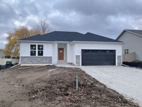 Photo of 6059 Fox Run Ln, Mount Pleasant, WI 53406 (MLS # 1944378)