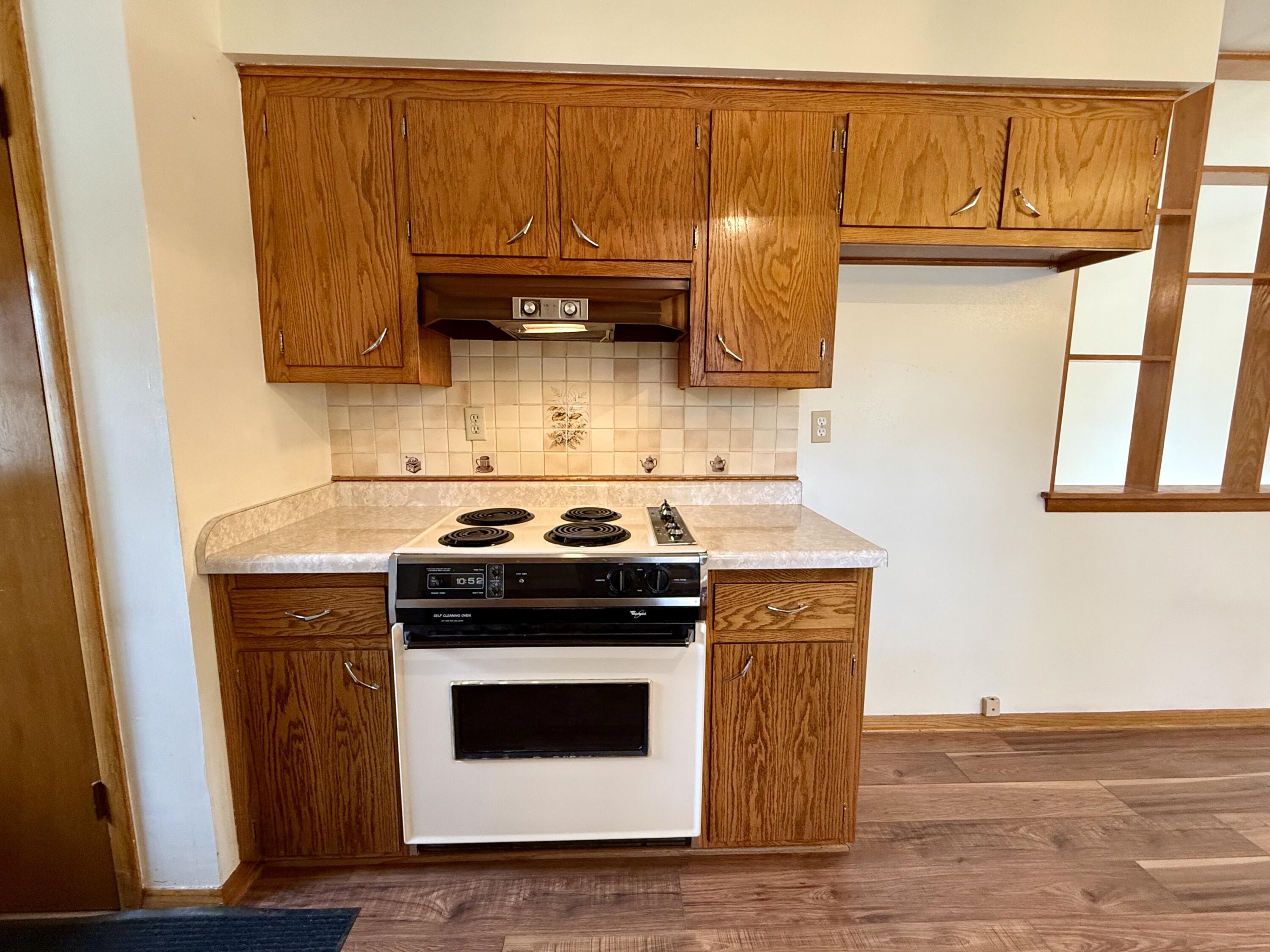 Port Washington, Wisconsin 53074, United States, 3 Bedrooms Bedrooms, ,2 BathroomsBathrooms,Residential,Pending,248208