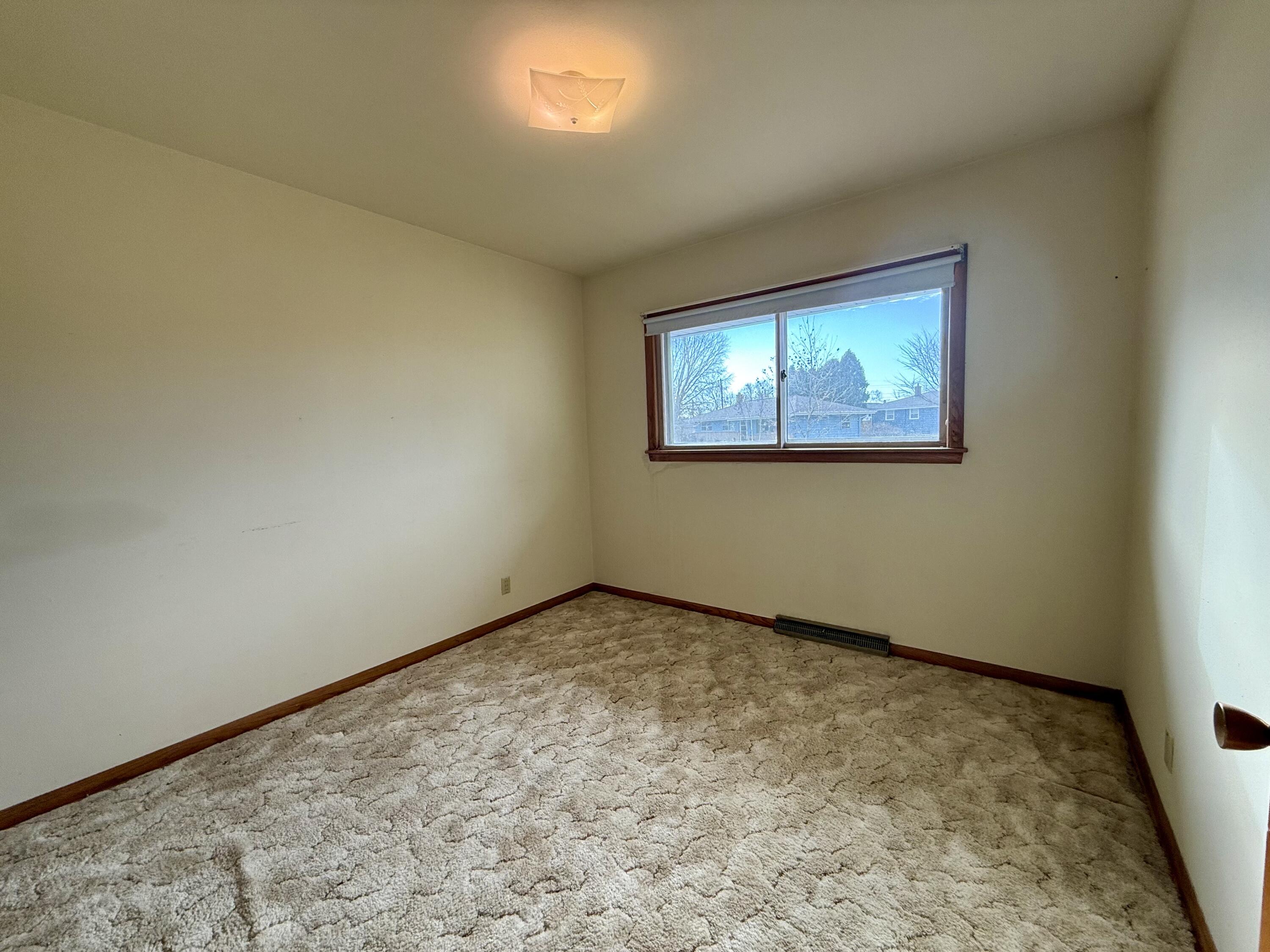 Port Washington, Wisconsin 53074, United States, 3 Bedrooms Bedrooms, ,2 BathroomsBathrooms,Residential,Pending,248208