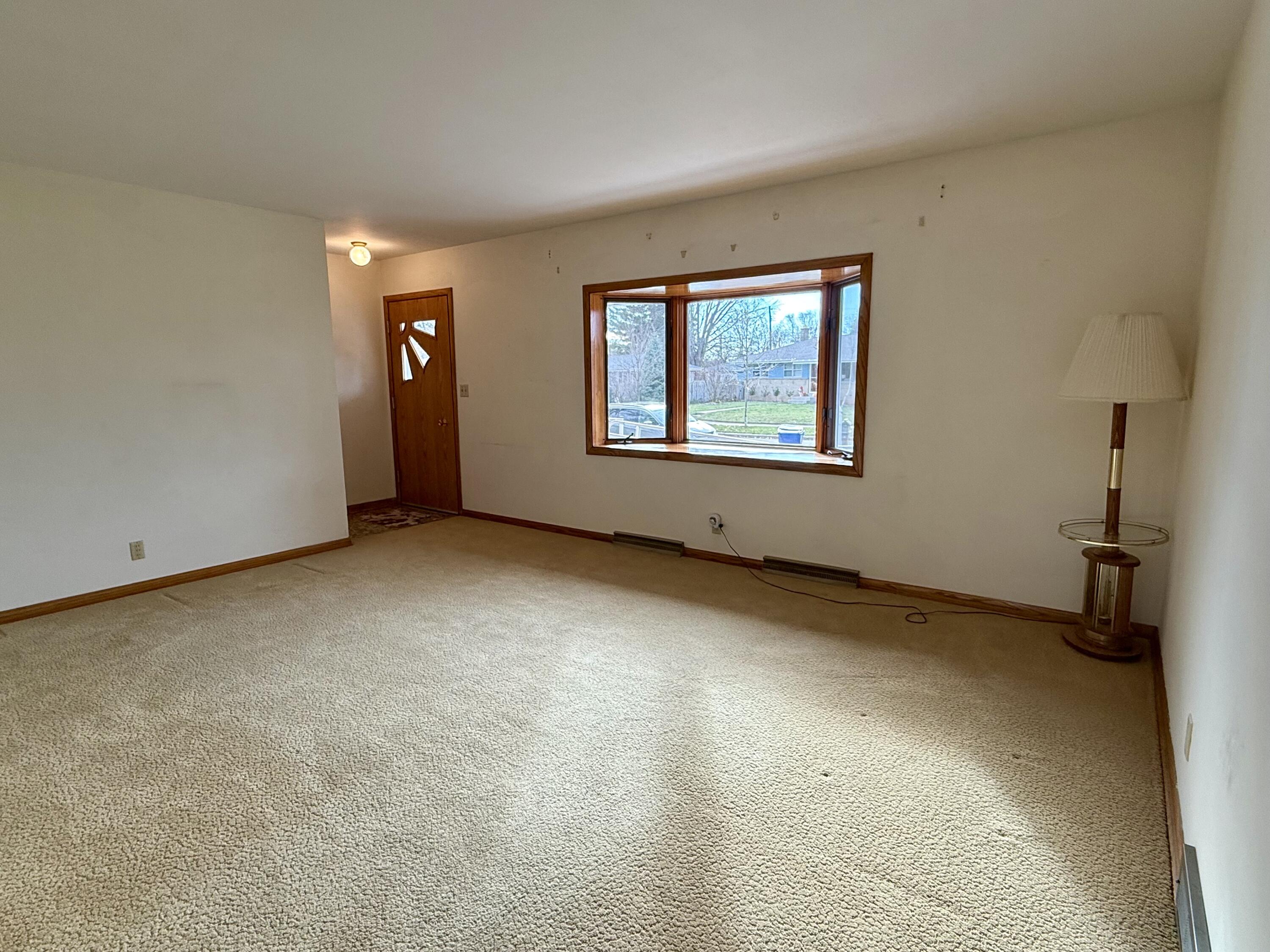 Port Washington, Wisconsin 53074, United States, 3 Bedrooms Bedrooms, ,2 BathroomsBathrooms,Residential,Pending,248208