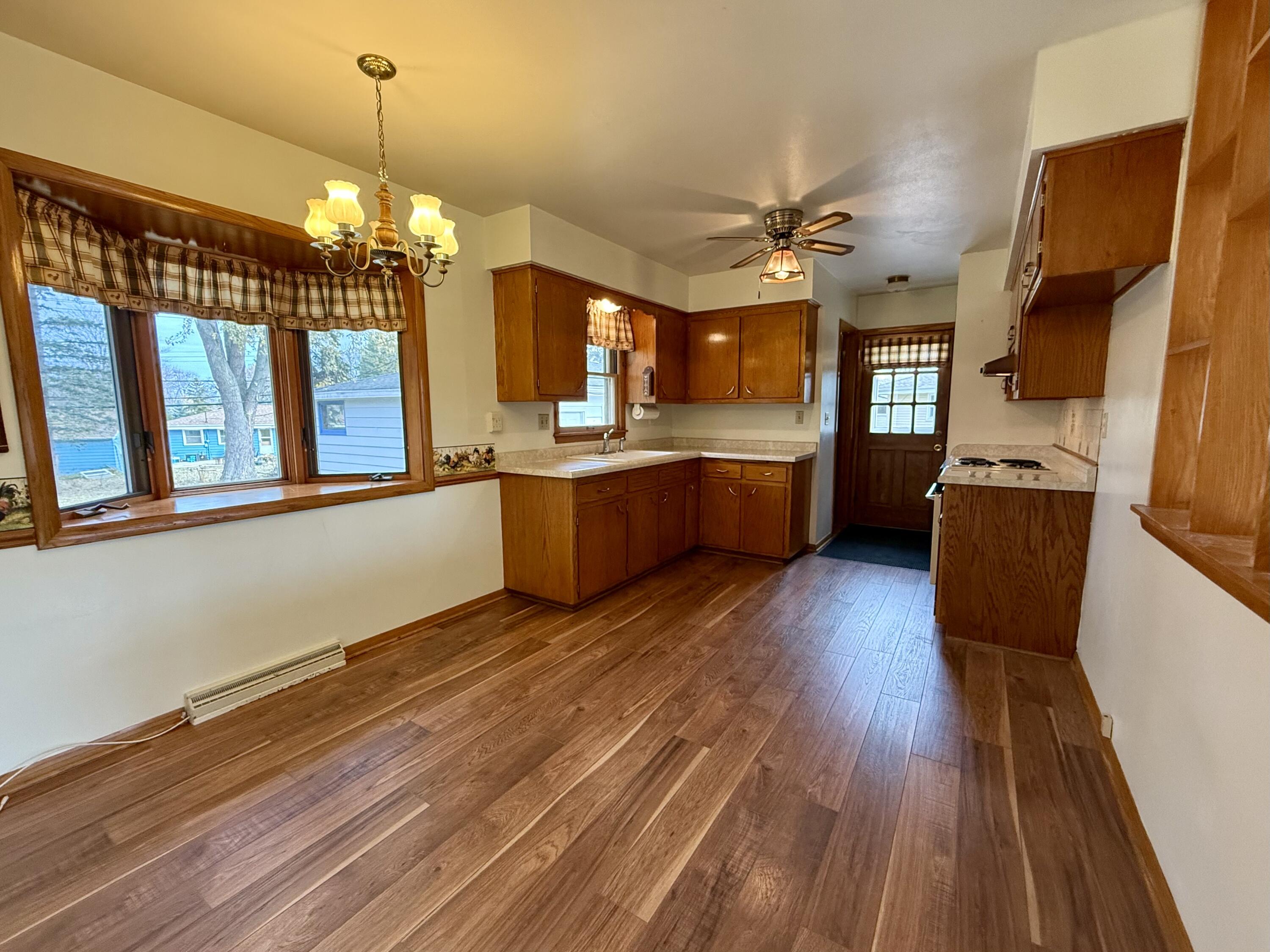 Port Washington, Wisconsin 53074, United States, 3 Bedrooms Bedrooms, ,2 BathroomsBathrooms,Residential,Pending,248208