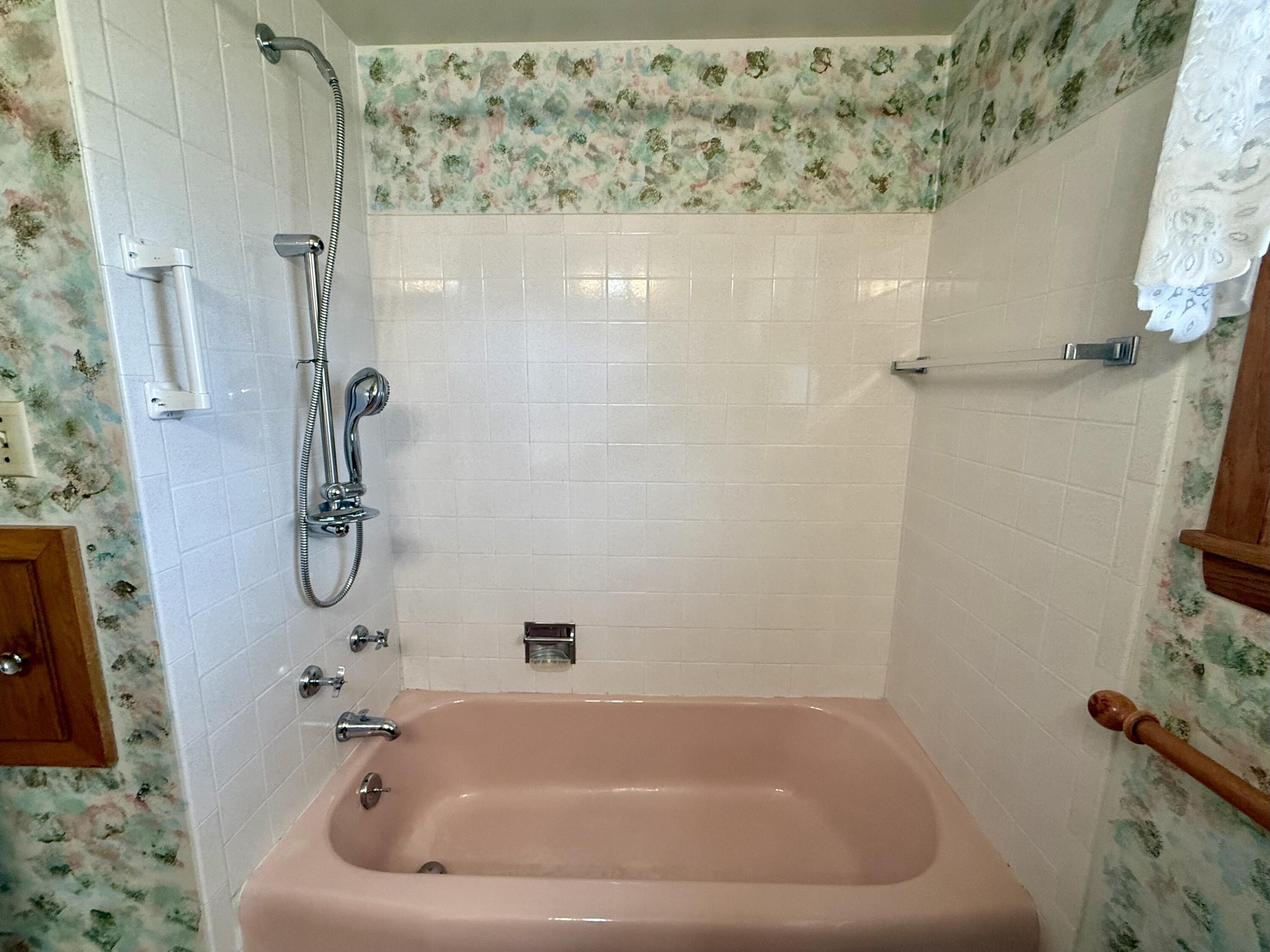 Port Washington, Wisconsin 53074, United States, 3 Bedrooms Bedrooms, ,2 BathroomsBathrooms,Residential,Pending,248208