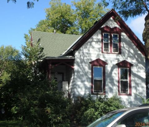 Photo of 2935 N Vel R Phillips Ave, Milwaukee, WI 53212 (MLS # 1947138)