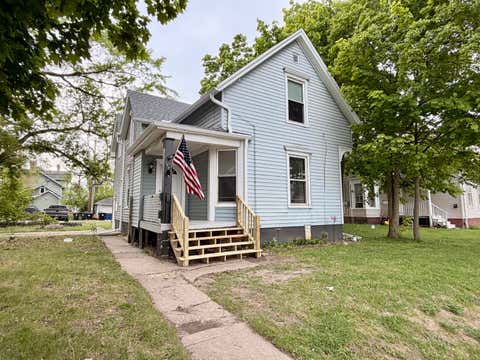 Photo of 1623 Maple St, Racine, WI 53404 (MLS # 1976247)