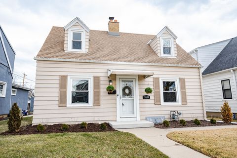 Photo of 3646 S 14th St, Milwaukee, WI 53221 (MLS # 1955065)