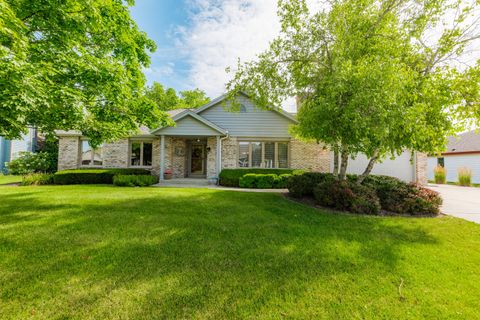 Photo of N50W17152 Chestnut Rd, Menomonee Falls, WI 53051 (MLS # 1929220)