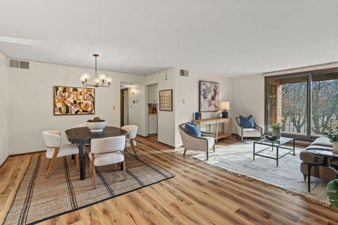 1818 E Shorewood Blvd, Shorewood, WI 53211 - #: 1946988