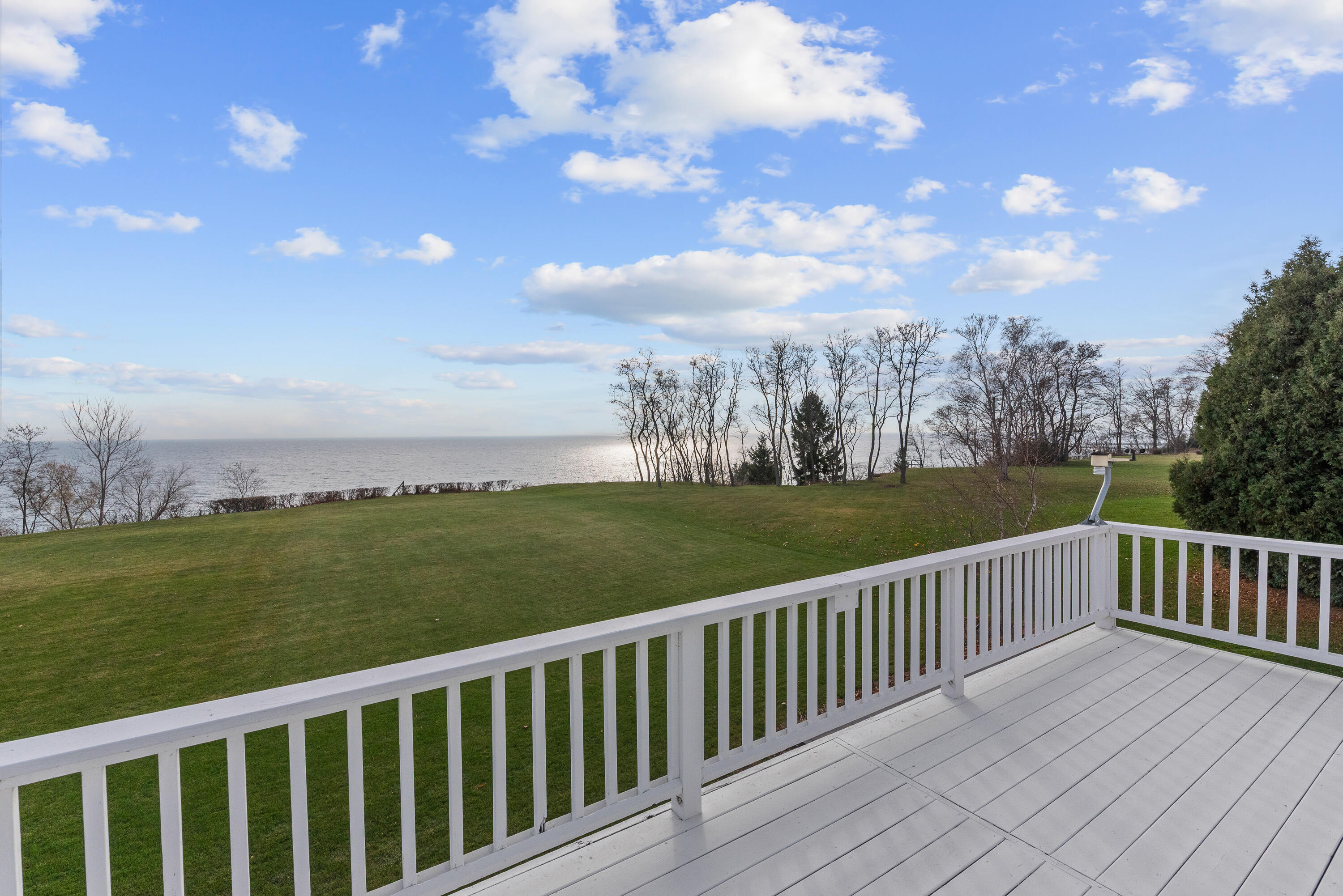 Port Washington, Wisconsin 53074, United States, 4 Bedrooms Bedrooms, ,3 BathroomsBathrooms,Residential,Pending,249445