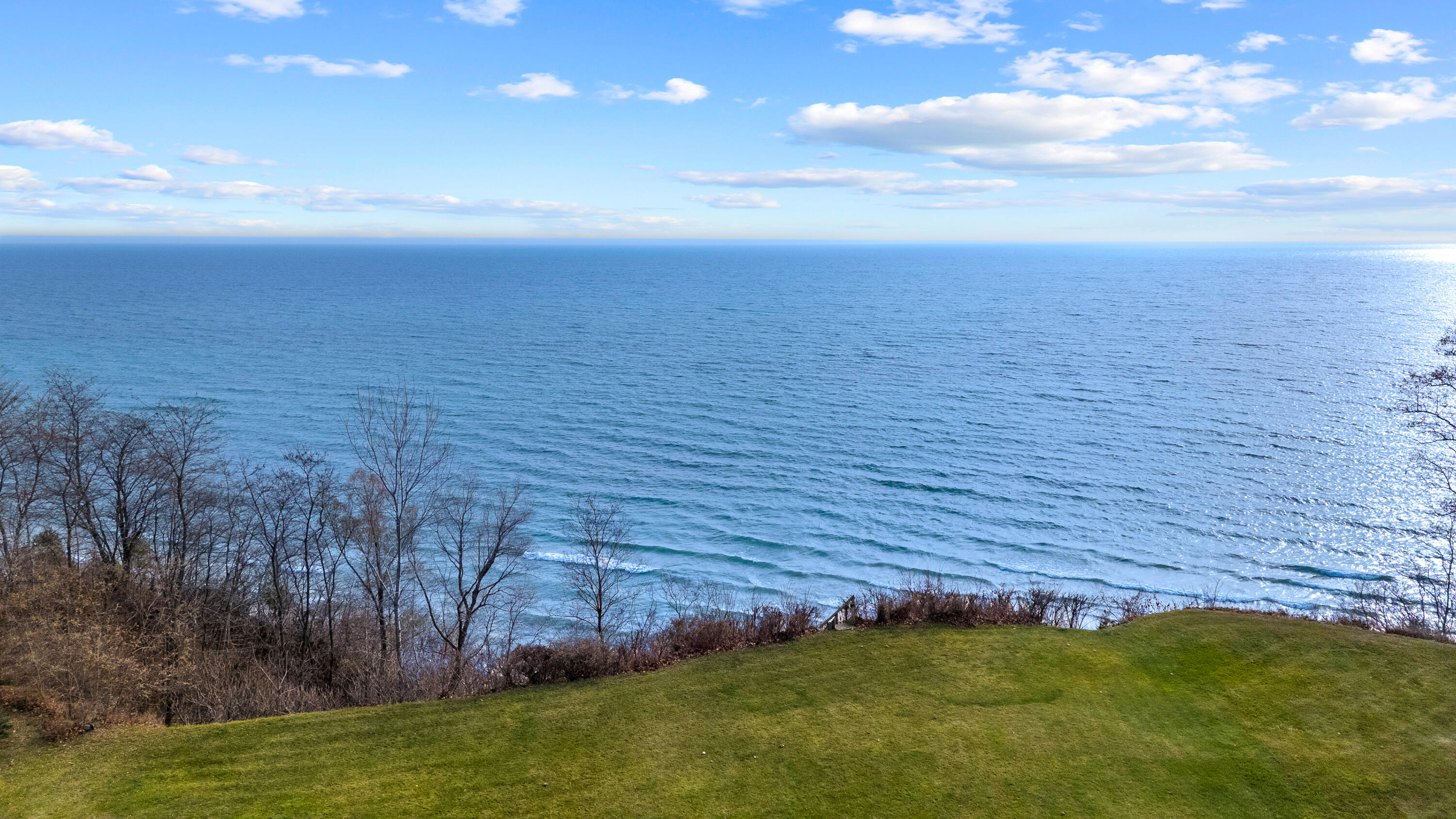 Port Washington, Wisconsin 53074, United States, 4 Bedrooms Bedrooms, ,3 BathroomsBathrooms,Residential,Pending,249445