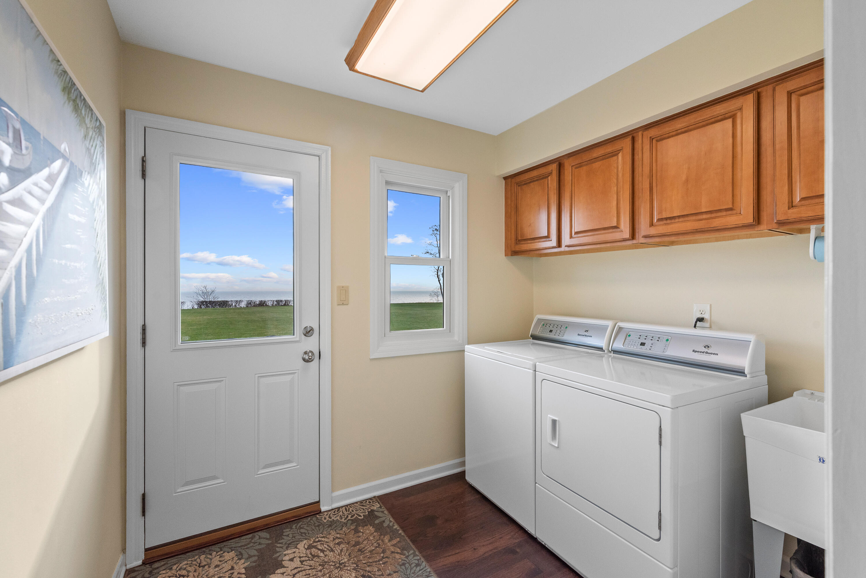 Port Washington, Wisconsin 53074, United States, 4 Bedrooms Bedrooms, ,3 BathroomsBathrooms,Residential,Pending,249445