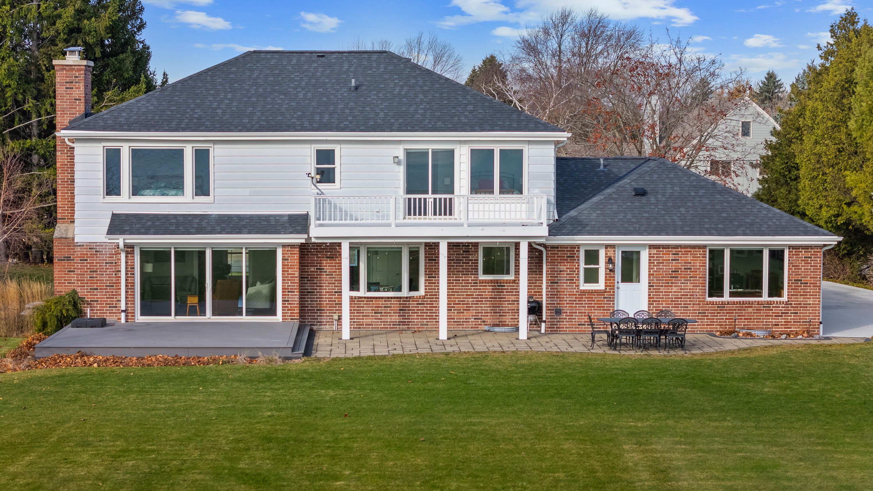 Port Washington, Wisconsin 53074, United States, 4 Bedrooms Bedrooms, ,3 BathroomsBathrooms,Residential,Pending,249445