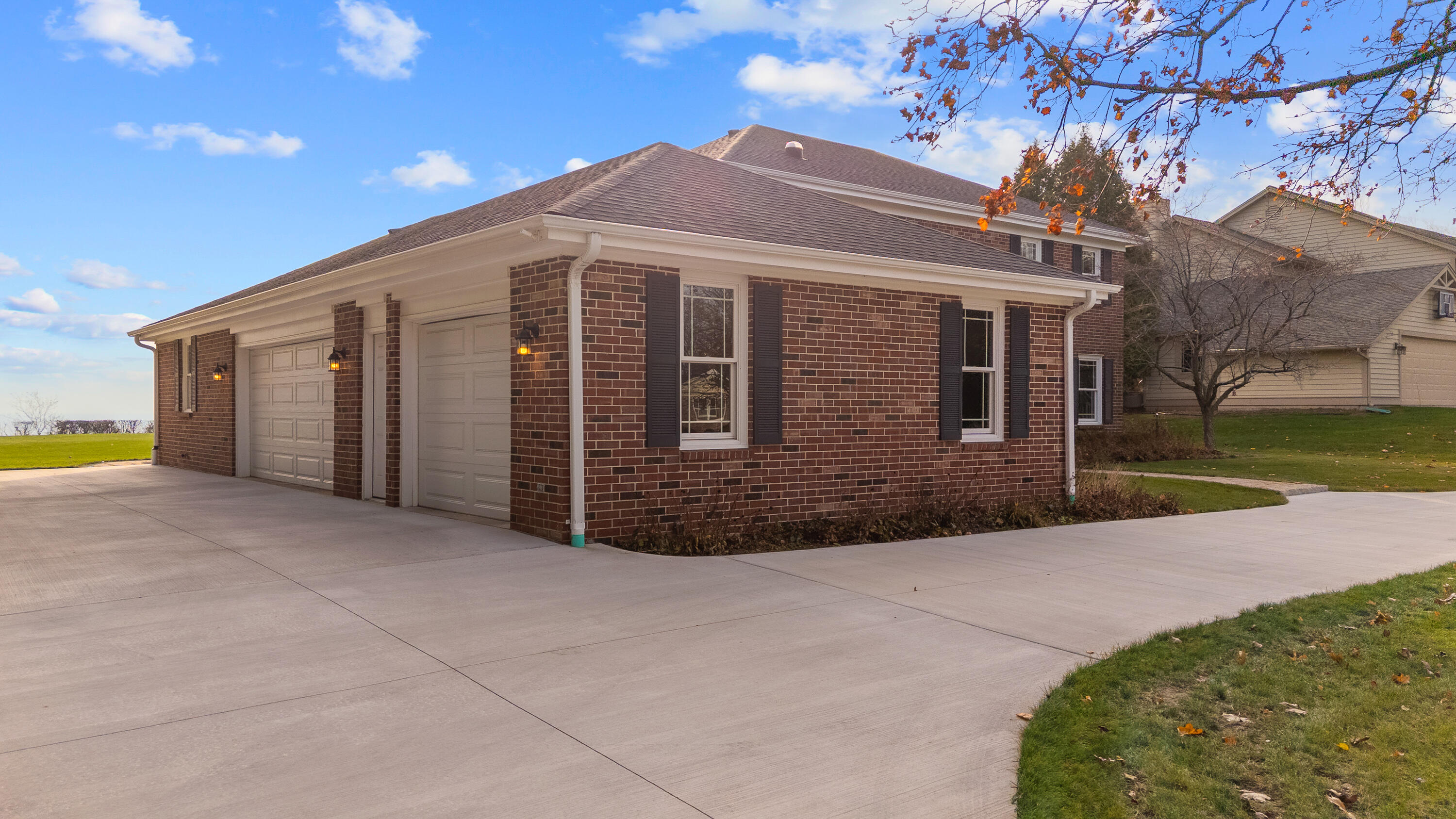 Port Washington, Wisconsin 53074, United States, 4 Bedrooms Bedrooms, ,3 BathroomsBathrooms,Residential,Pending,249445