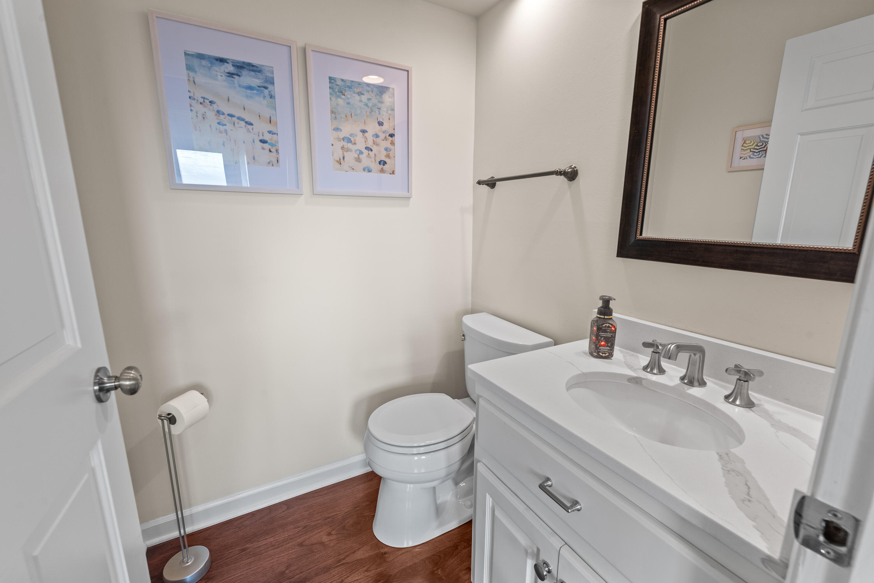 Port Washington, Wisconsin 53074, United States, 4 Bedrooms Bedrooms, ,3 BathroomsBathrooms,Residential,Pending,249445