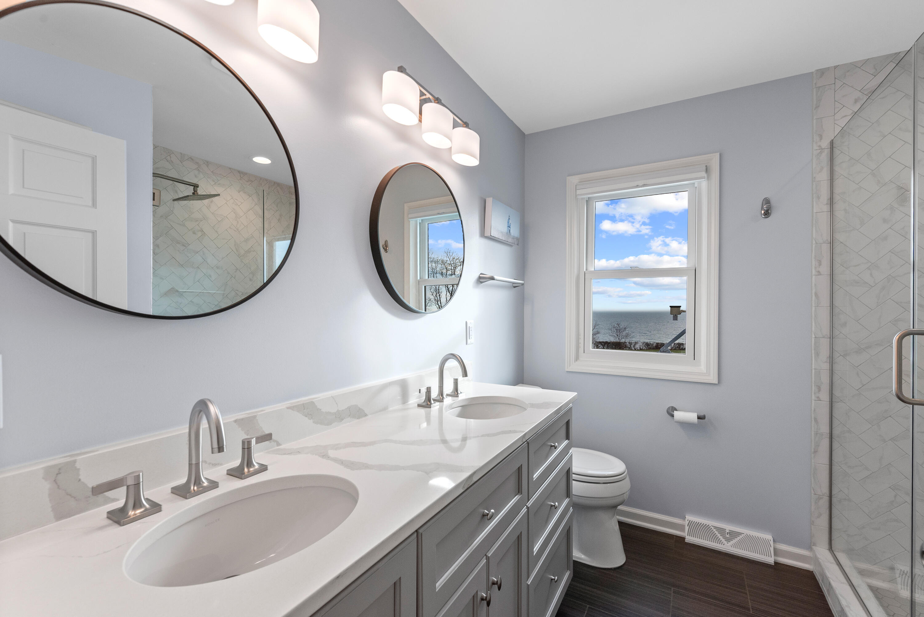 Port Washington, Wisconsin 53074, United States, 4 Bedrooms Bedrooms, ,3 BathroomsBathrooms,Residential,Pending,249445