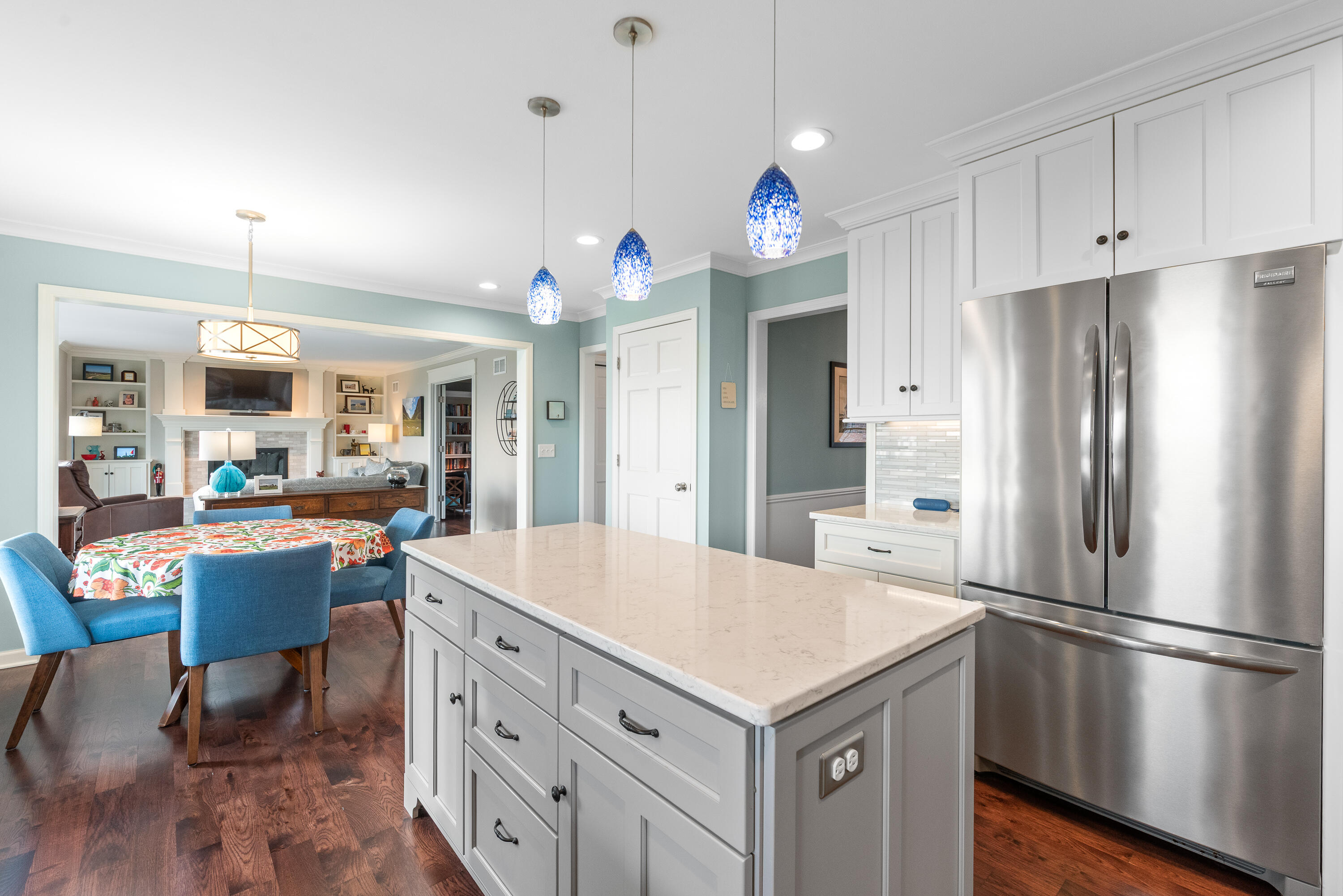 Port Washington, Wisconsin 53074, United States, 4 Bedrooms Bedrooms, ,3 BathroomsBathrooms,Residential,Pending,249445