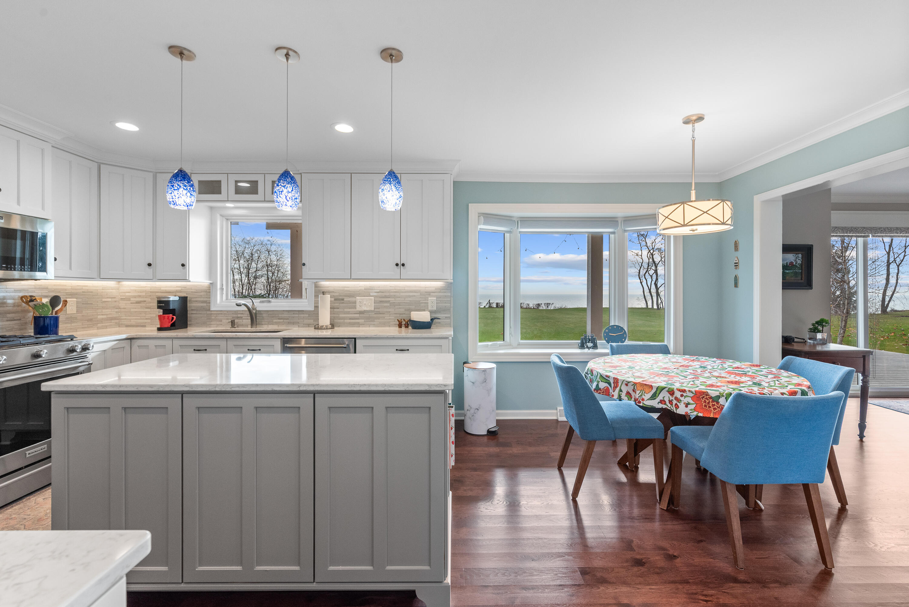 Port Washington, Wisconsin 53074, United States, 4 Bedrooms Bedrooms, ,3 BathroomsBathrooms,Residential,Pending,249445