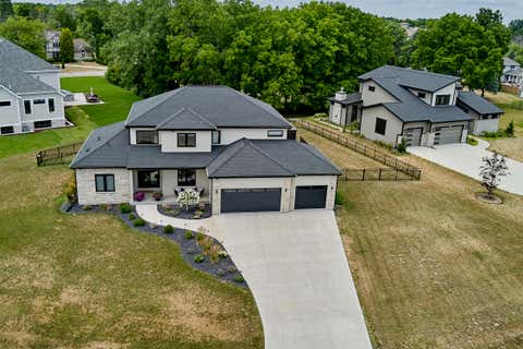 Photo of 13680 W Upland Ridge Ct W, New Berlin, WI 53151 (MLS # 1973950)