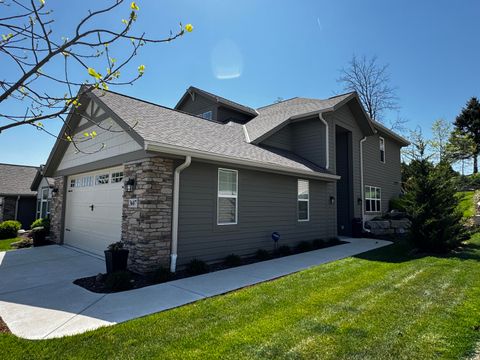 Photo of 3607 Hawthorn Hill Dr, Waukesha, WI 53188 (MLS # 1962791)
