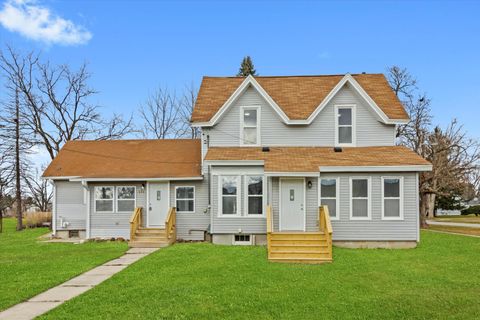 Photo of 144 Seymour St, Sharon, WI 53585 (MLS # 1944418)