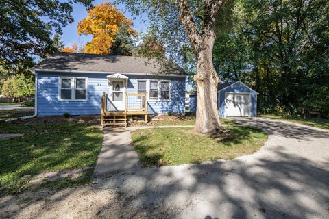 Photo of N55W37239 Roland St, Lac La Belle, WI 53066 (MLS # 1985083)