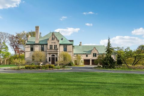 Photo of 3432 N Lake Dr, Milwaukee, WI 53211 (MLS # 1919080)