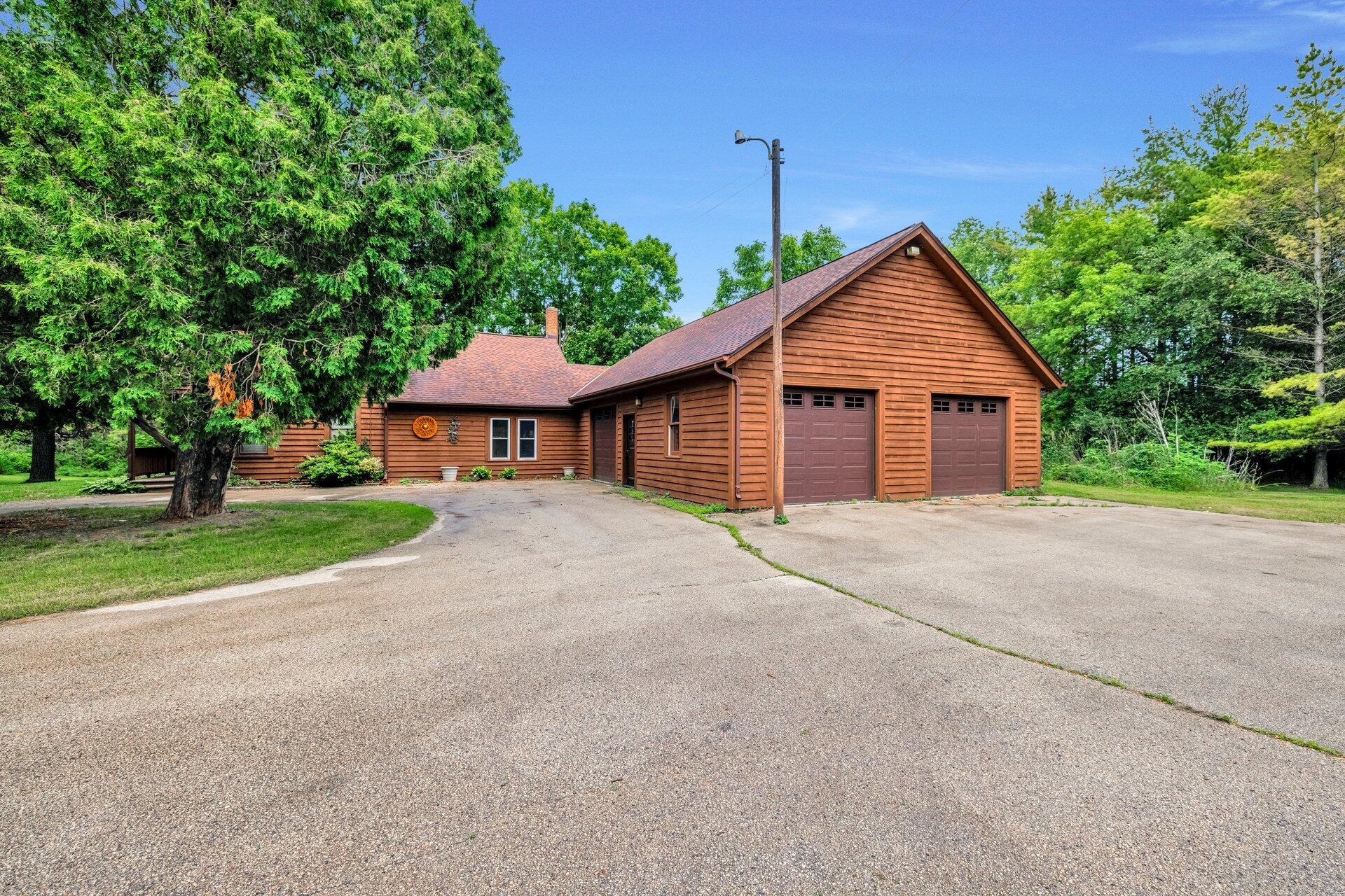 4002 County Road I -