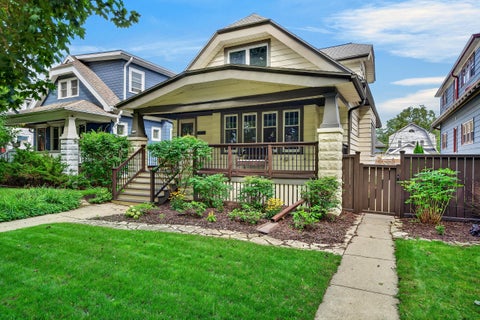 Photo of 3318 N Weil St, Milwaukee, WI 53212 (MLS # 1979878)