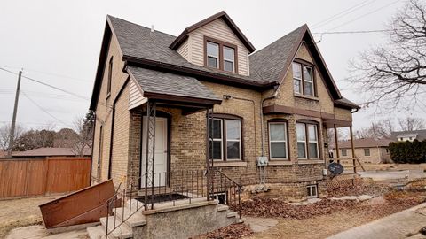 Photo of 2011 Madison St, Manitowoc, WI 54220 (MLS # 1951975)